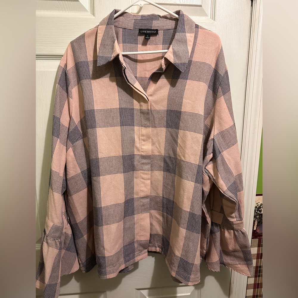 Women’s Lane Bryant button down shirt. Size 24